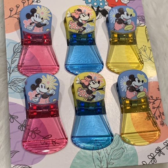 Disney Mickey & Minnie Mouse Magnetic Chip Bag Clips - Picture 2 of 3